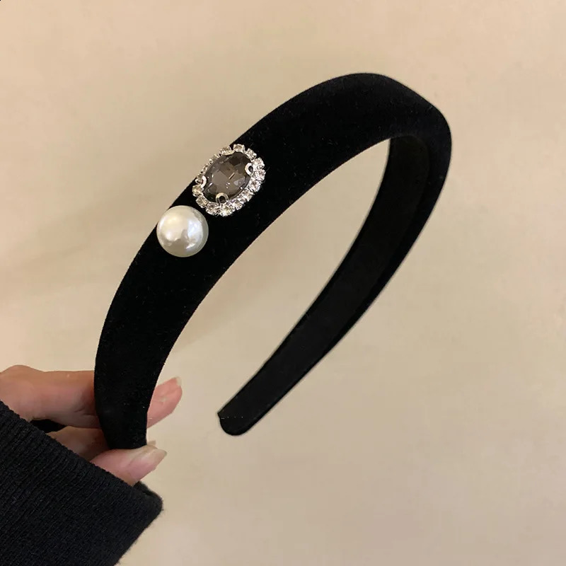 Rose Black Velvet Hair Bands For Women Classic Korea Design Camellia Pearl Ribbon Headdress Head Wrap Headband Wholesale 240810