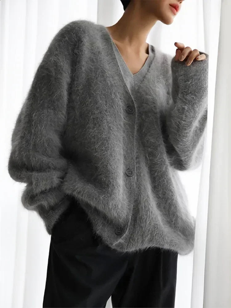 Knitted autumn and winter womens commuting loose jacket sweet thick cashmere wool cardigan chic single chest long sleeved sweater 240814
