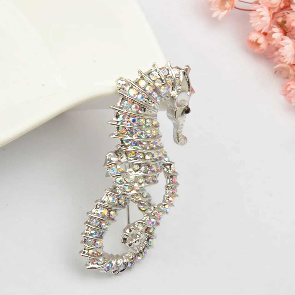 Rhinestone brooch seahorse womens brooch popular in Europe and America W240815