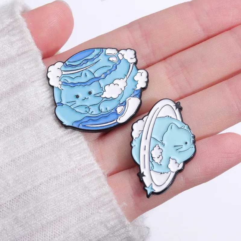 Planet Cat Enamel Pin Jupiter Neptune Mercury Earth Bruchi Collar Badge Animal Pin Wholesale Jewelry Gifts for Friends W240815