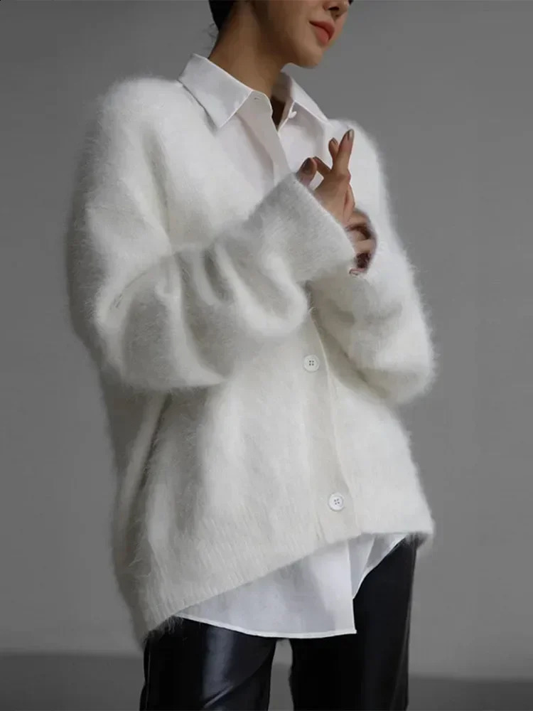 Knitted autumn and winter womens commuting loose jacket sweet thick cashmere wool cardigan chic single chest long sleeved sweater 240814