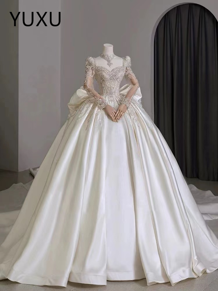 White Lace Princess satin Wedding Ball Gowns long sleeves pearls beaded Chapel Train crystals Plus Size Dubai Luxurious Bridal Party Dresses bling Ves