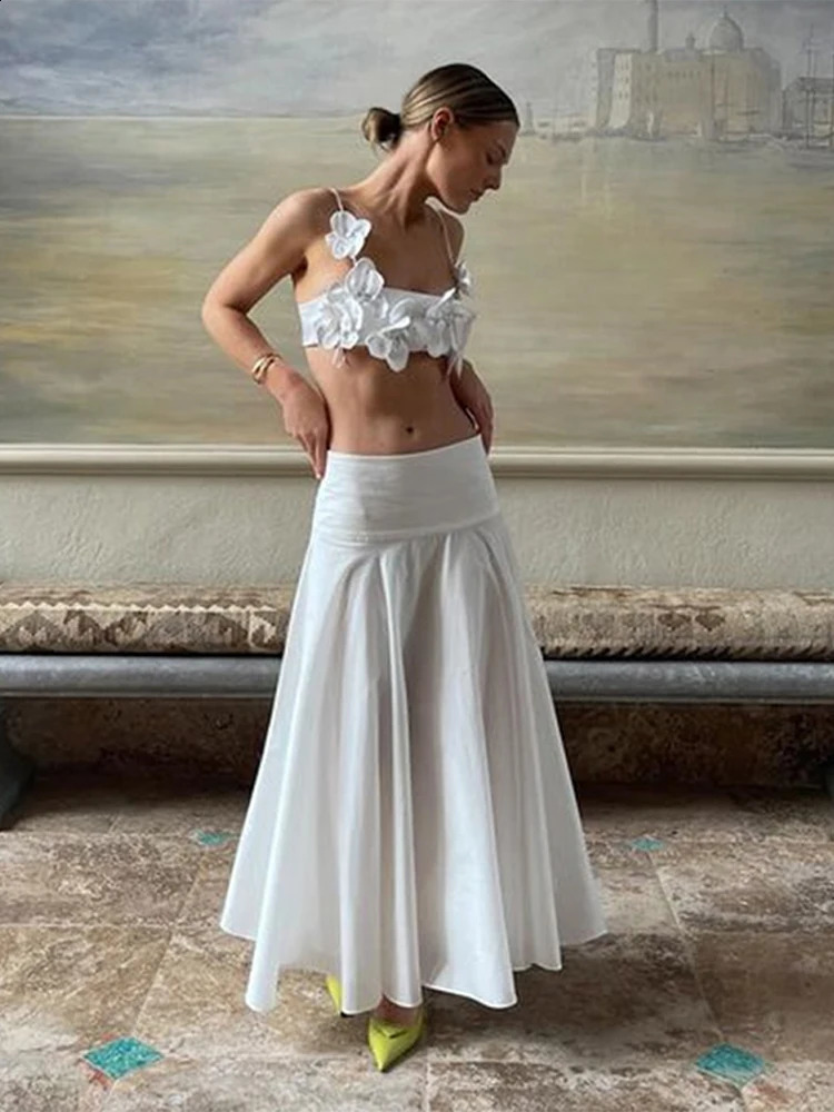 White Flower Crop Top Skirt Beach Set Women Sleeveless Tops Long Skirts Female Suit Summer Fashion Holiday Two Piece Set 240815