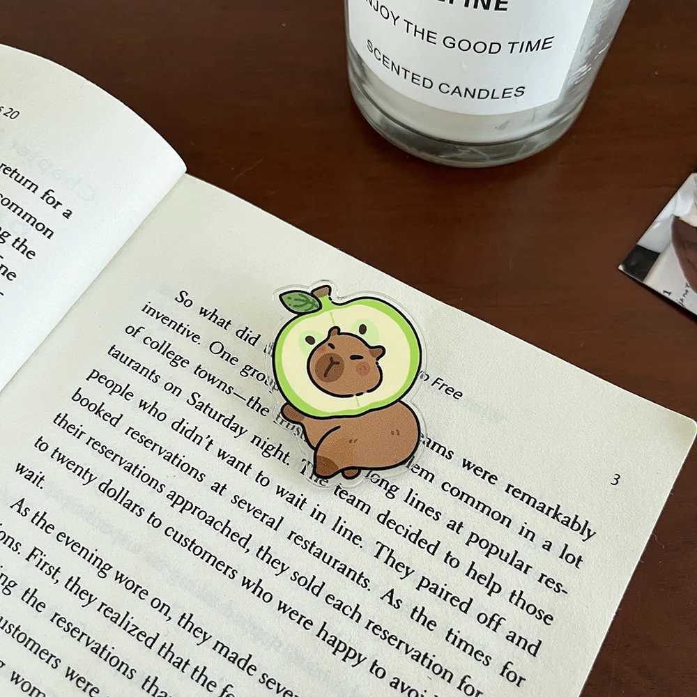 Acrylic Capibara pin creative strawberry tomato brooch cartoon cute animal Capibara badge unisex backpack decoration W240815