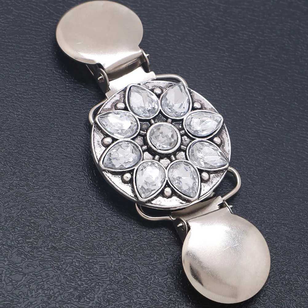 2 sweaters clip womens sweater brooch flower shaped cardigan clip womens brooch collar metal shawl W240815