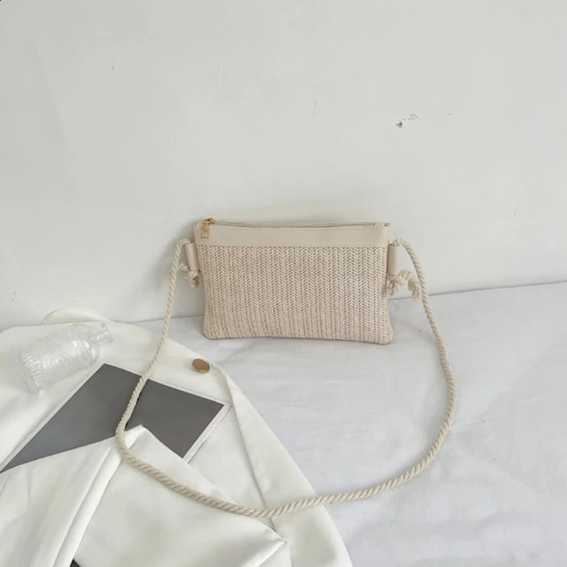 Fashion Woven Straw Bag Handmade Rattan Crossbody Handbags Knit Summer Beach Small Purse Women Shoulder Messenger Bags 240814
