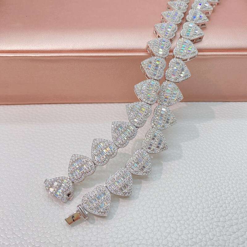 2024 New Hot Selling High Quality Hip Hop Jewelry Heart-Shape VVS Moissanite Cuban Chain Necklace