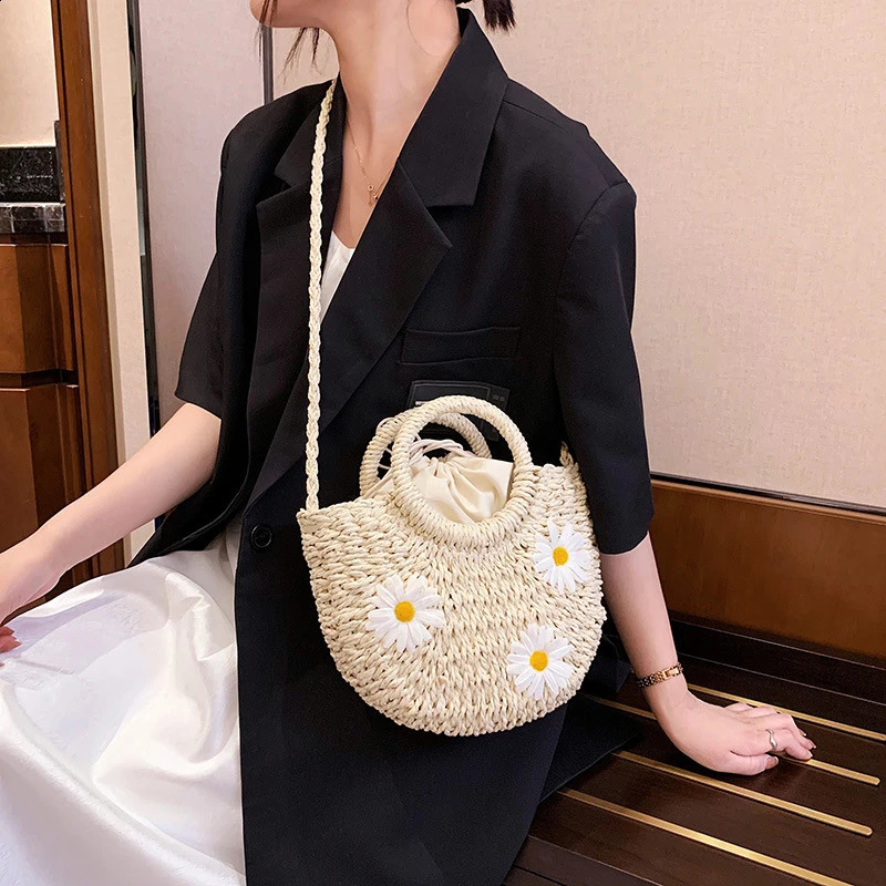 Handwoven Straw Rattan HalfMoon Beach Handbag Large Capacity Women Summer Hollow Out Crossbody Shoulder Bag 240814