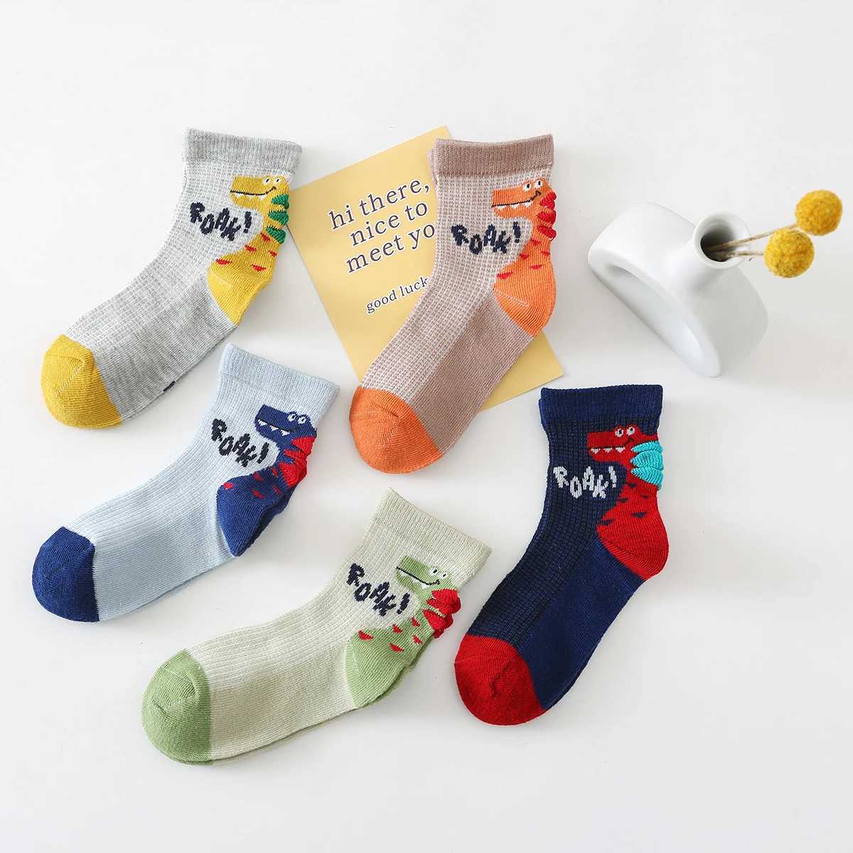 5 pairs of cute socks with cartoon dinosaur patterns suitable for boys and children breathable comfortable highly elastic and sweaty W240814