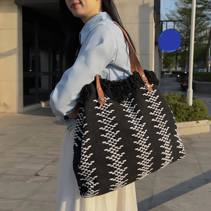 Fashion Tassel Tote Bag Woven Canvas Embroidered Handbag Womens Large Capacity Shoulder 240814
