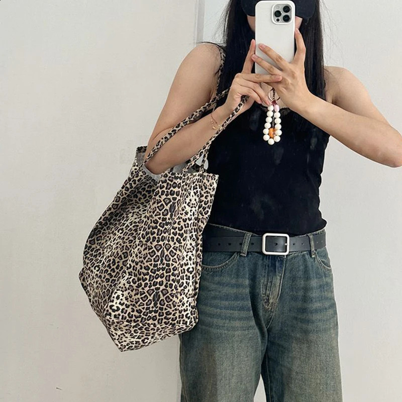 Fashion Womens Bag Leopard Pattern Crossbody Handbag Large Capacity Shoulder Shopping Simple Canvas Female Bags 240814