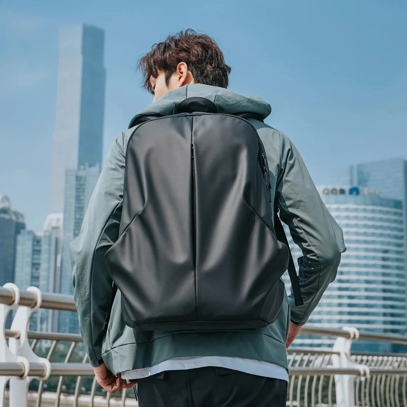 Mens 15.6-inch Laptop Backpack Fashion Leisure Travel Backpack Large Capacity Student Backpack Business Commute Backpack 240813