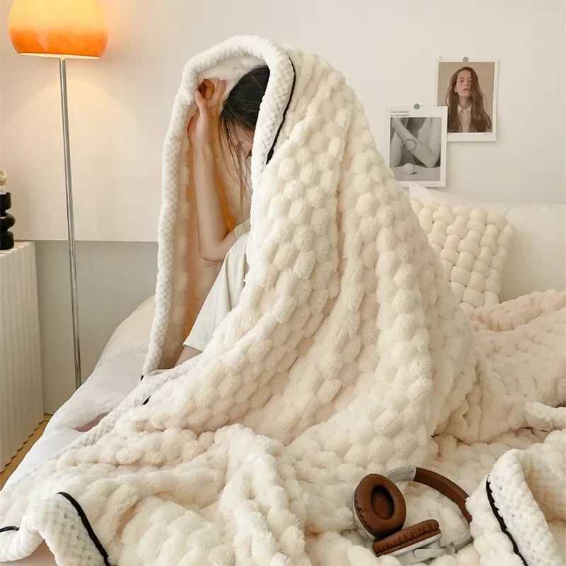 Blanket Turtle Velvet Autumn Winter Warm Sleeping Soft Comfortable Flannel Fleece Blankets For Bed Cozy Thickened Warmth Quilt Y240815