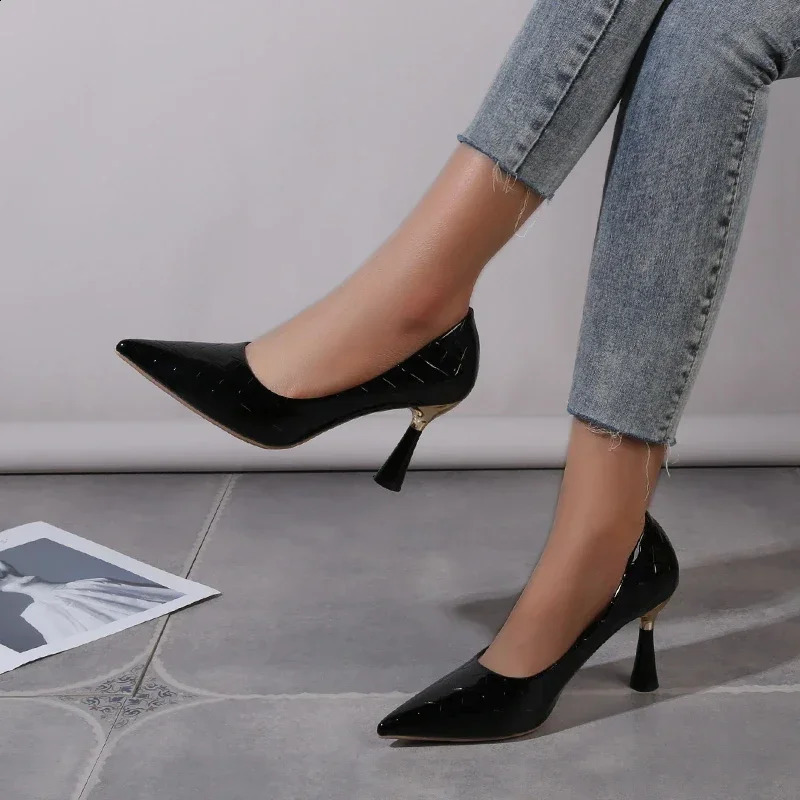 Shoes Woman Trend Summer Red Heels Elegant Woman Black Heeled Pointed Toe Pumps Dress Leather White Ladies Shoe 240809
