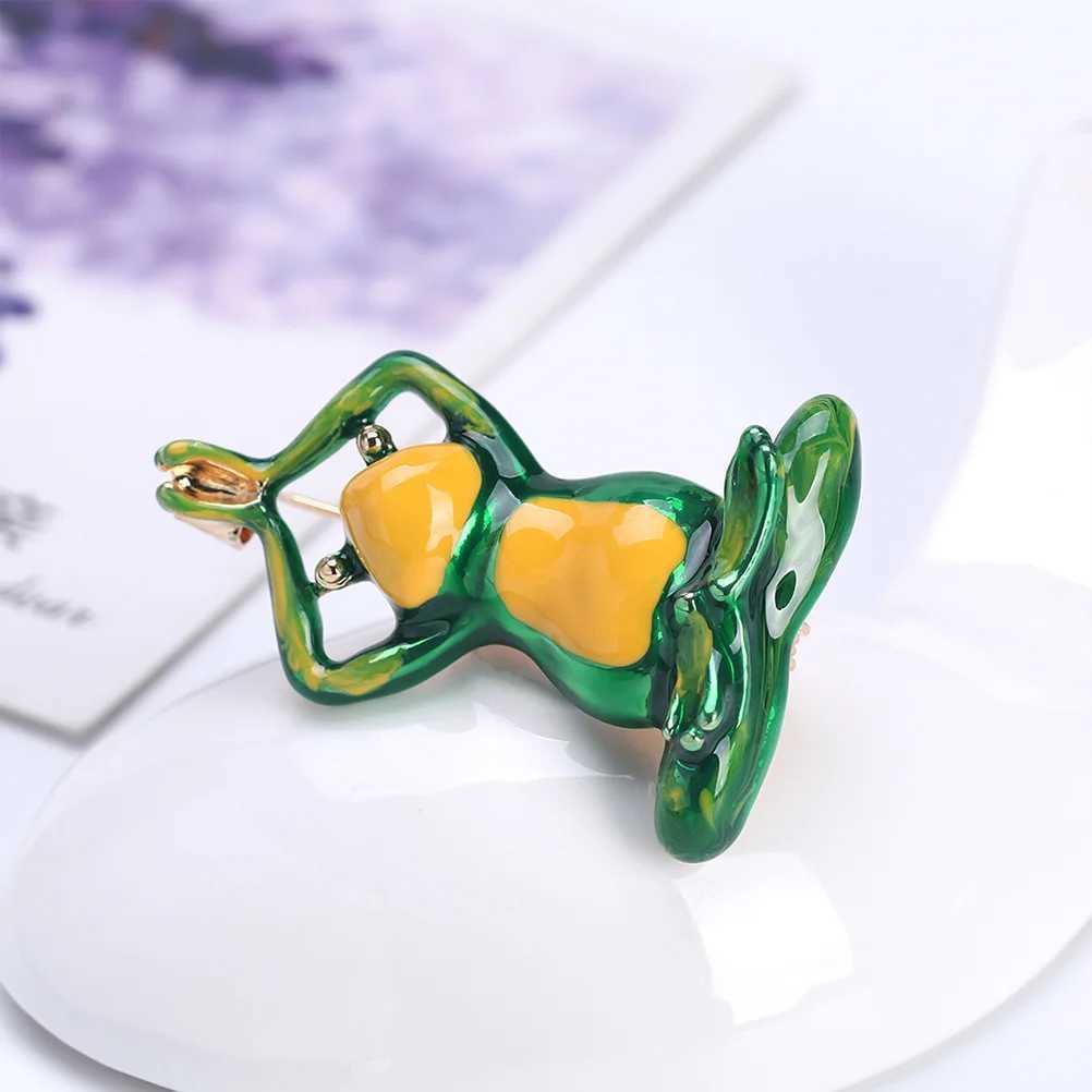 1Pc creative alloy shaped brooch fashionable clothing brooch pants accessories cute tight corset simple brooch (green) W240815