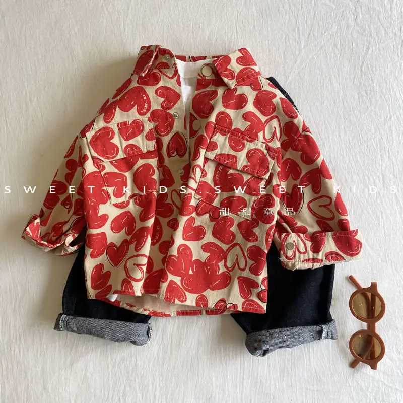 2022 autumn fashion printed heart-shaped jacket for girls and boys baby and childrens jacket casual design W240807