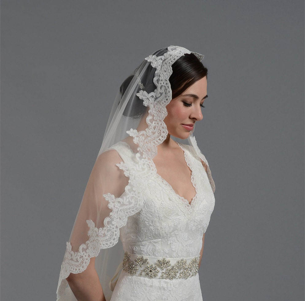 Simple Wedding Veil One Layer Long Fingertip Length Veils Appliques Edge Custom Made Bridal Accessories High Quality Elegant
