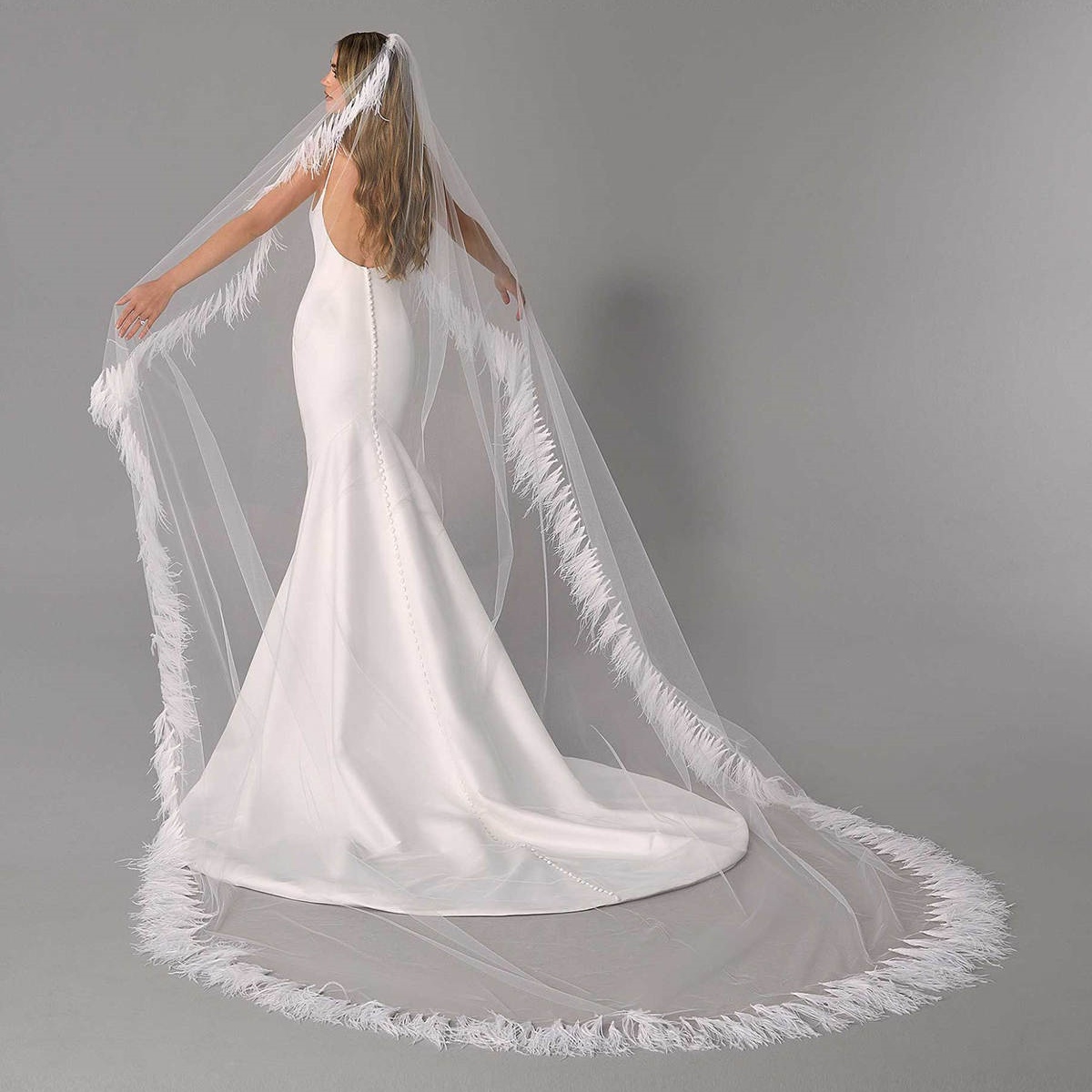 Luxury Wedding Veil Feather One Layer Long Cathedral Length Veils Applique Edge Custom Made Bridal Accessories High Quality
