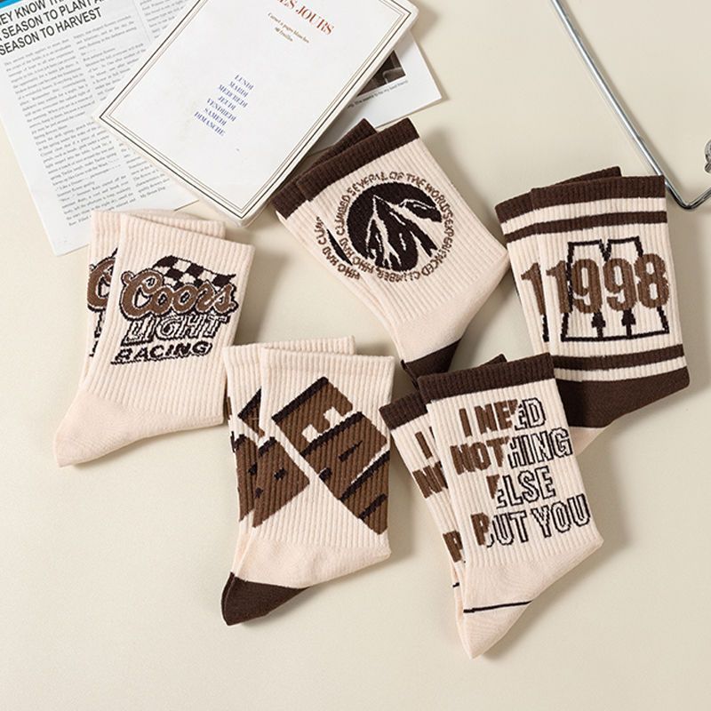 Socks men's long socks autumn and winter ins trendy versatile mid tube American retro sports student basketball long tube men's socks