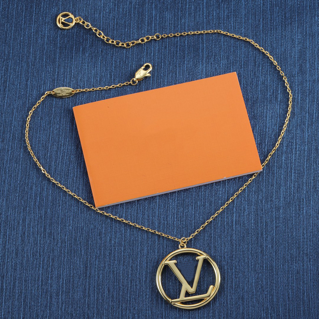 Chic Fashionable Gold Plated S925 Necklace with Unique Design - Ideal Friendship Gifts