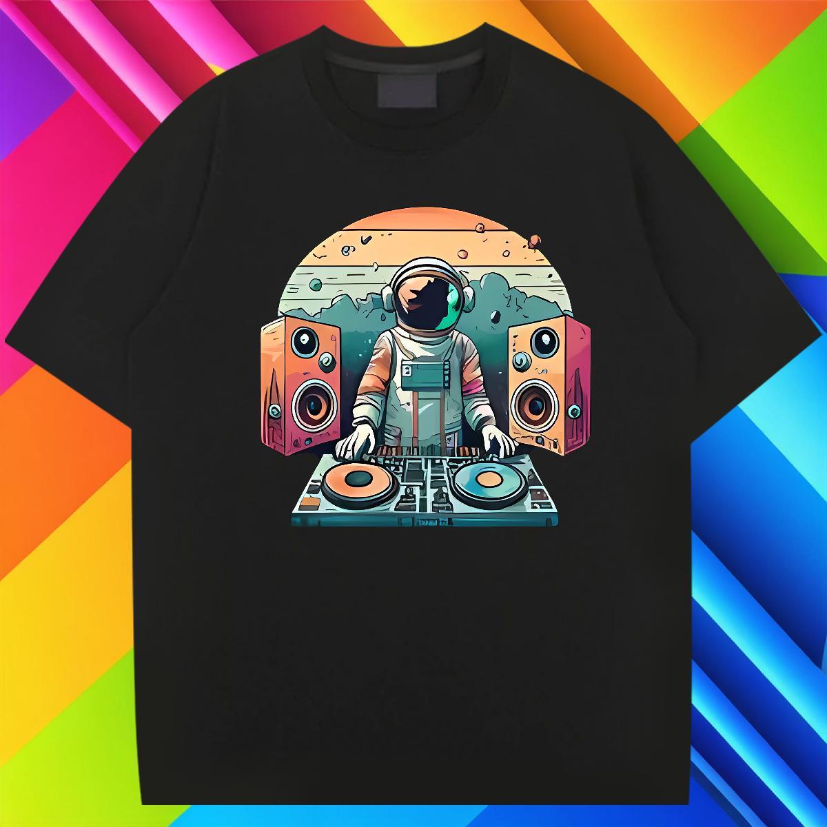 Popular Mens Tshirts Anime Printing Street 230g Cotton Black White Short Sleeve O-Neck spaceman T Shirts Men 2024 New Wear