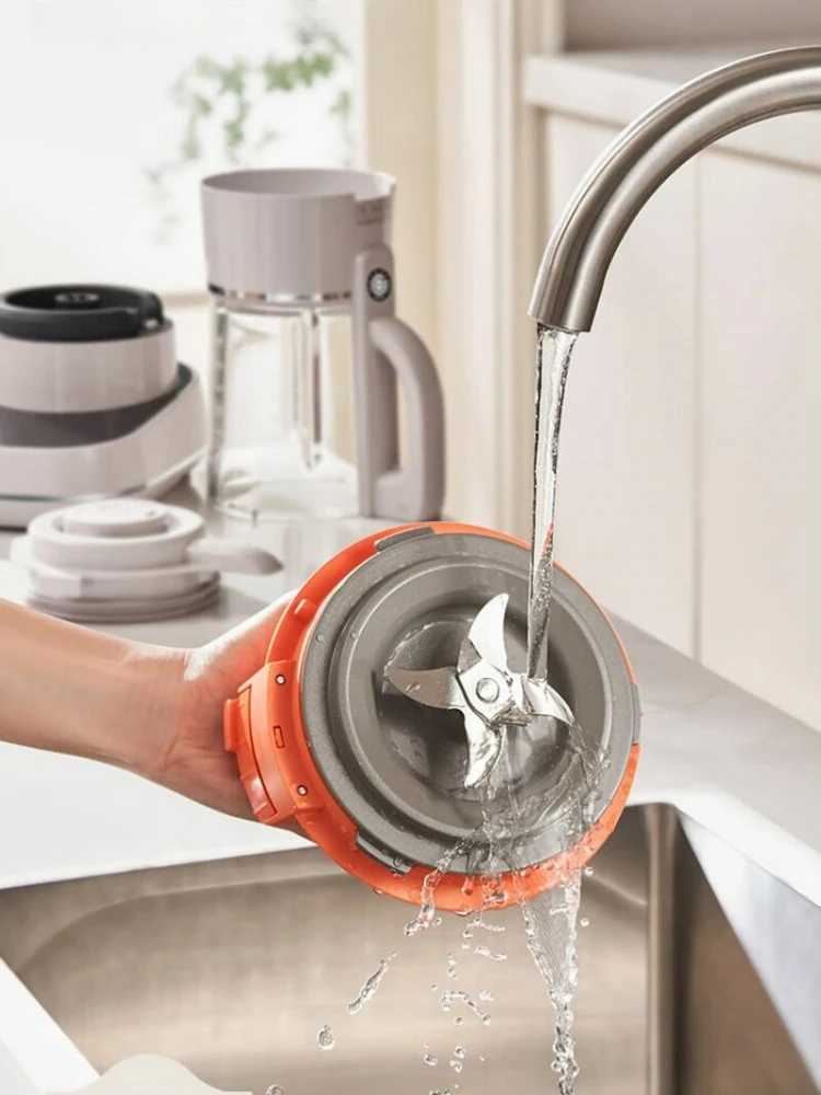 Joyoung 220V High Speed Blender Food Blender Mixer Light Sound Multifunction 1.75L Soymilk Maker Juice Extractor CL240815