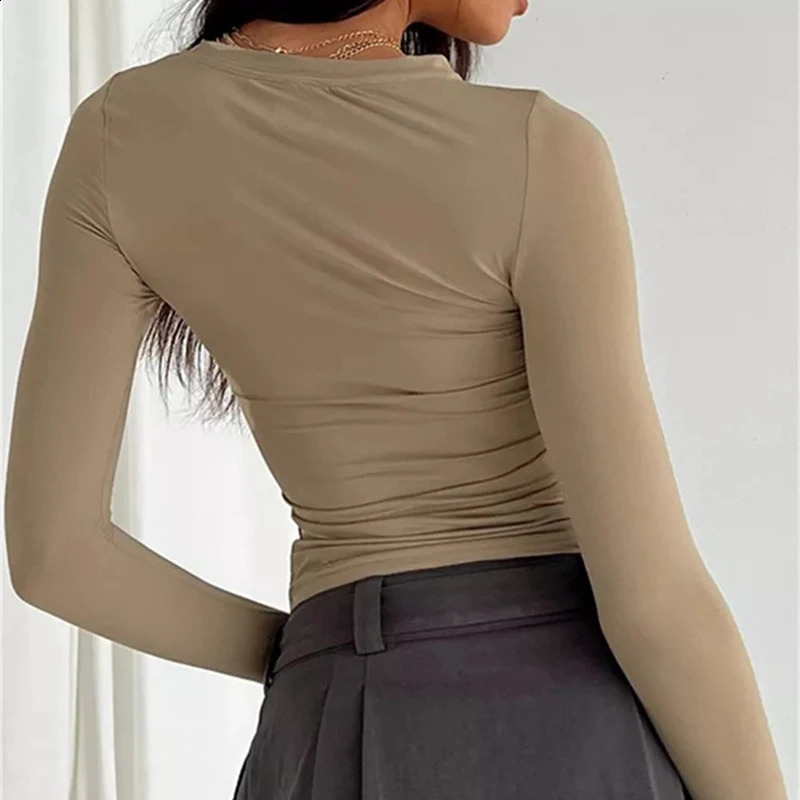 Long sleeved Tshirt womens autumn and winter Y2k crop top casual slim fit puller solid Oneck basic 240814