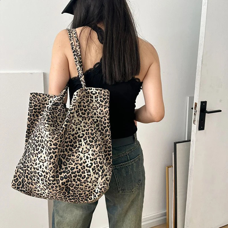 Fashion Womens Bag Leopard Pattern Crossbody Handbag Large Capacity Shoulder Shopping Simple Canvas Female Bags 240814