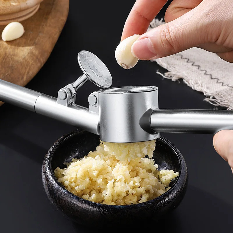 Stainless Steel Garlic Press Hand Garlic Masher Food Crusher Ginger Mud Squeezer Vegetables Chopping Cutter Kitchen Tools 240812