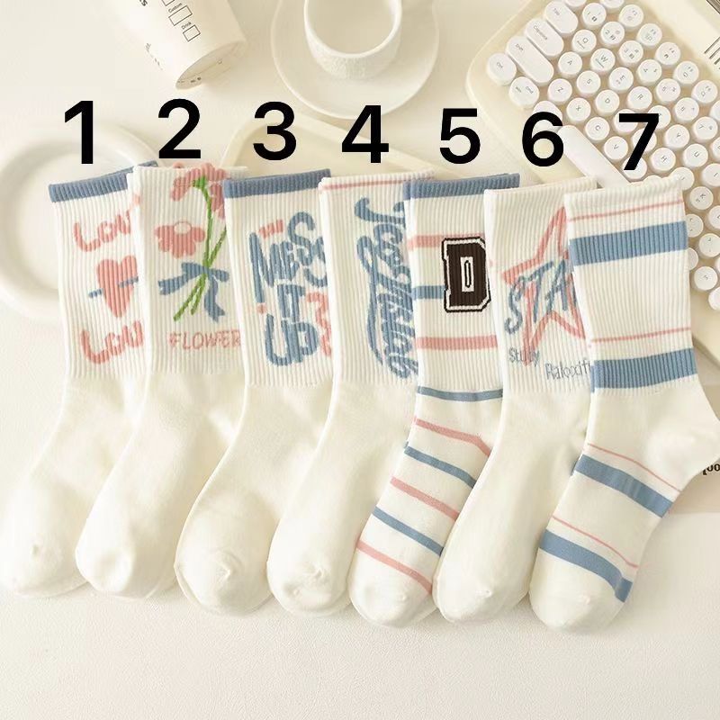 Trendy Children's Sports Tube Socks - Comfortable Mid Length Design for Fall Seasons