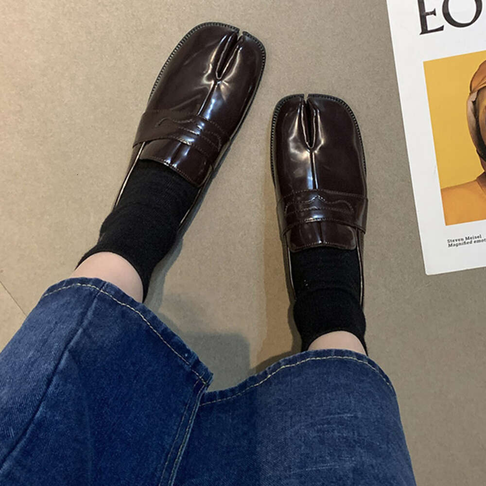 Women Split Toe Mary Janes Lolita Flats Lady Coffee Vintage Kawaii Designer Leather Loafers Cute Platform Church Brogue Shoes 241117