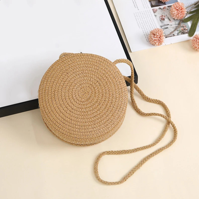 Minimalist Straw Bag Round Crossbody Purse Women Shoulder Vacation Style Small Handbag Travel Beach 240814