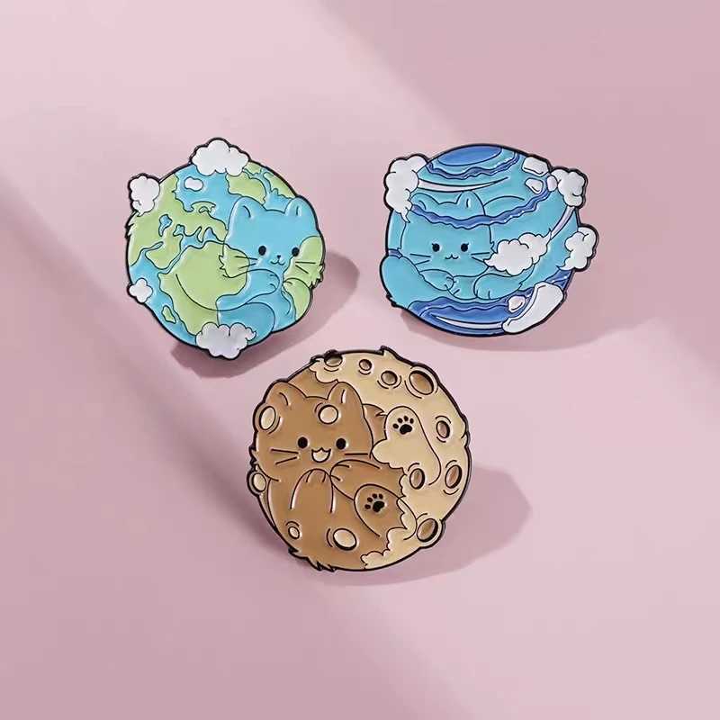 Customized Planet Cat Enamel Pin Saturn Jupiter Neptune Mercury Earth Bruchi Collar Badge Backpack Cute Animal Jewelry Gift W240815