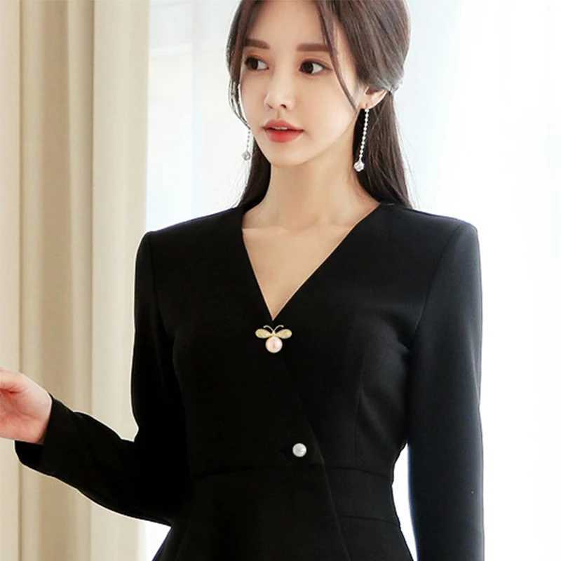 SUYU Zircon Scarf Button Chest Flower Fashionable Elegant and Simple Pin Jewelry Little Bee Brooch Button W240815