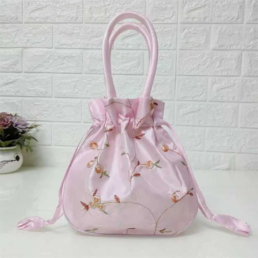 New retro embroidered silk drawstring handbag storage bag Hanfu womens wallet jewelry packaging bag card holder W240813