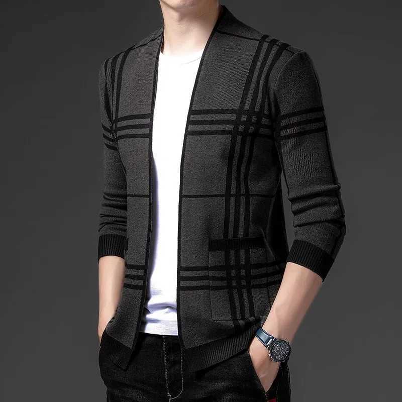 2024 Spring and Autumn New Fashion Checkered Knitted Mens Cardigan Stripe Casual Pocket Shawl Sweater Coat Jacket Luxury SweateXJ240814