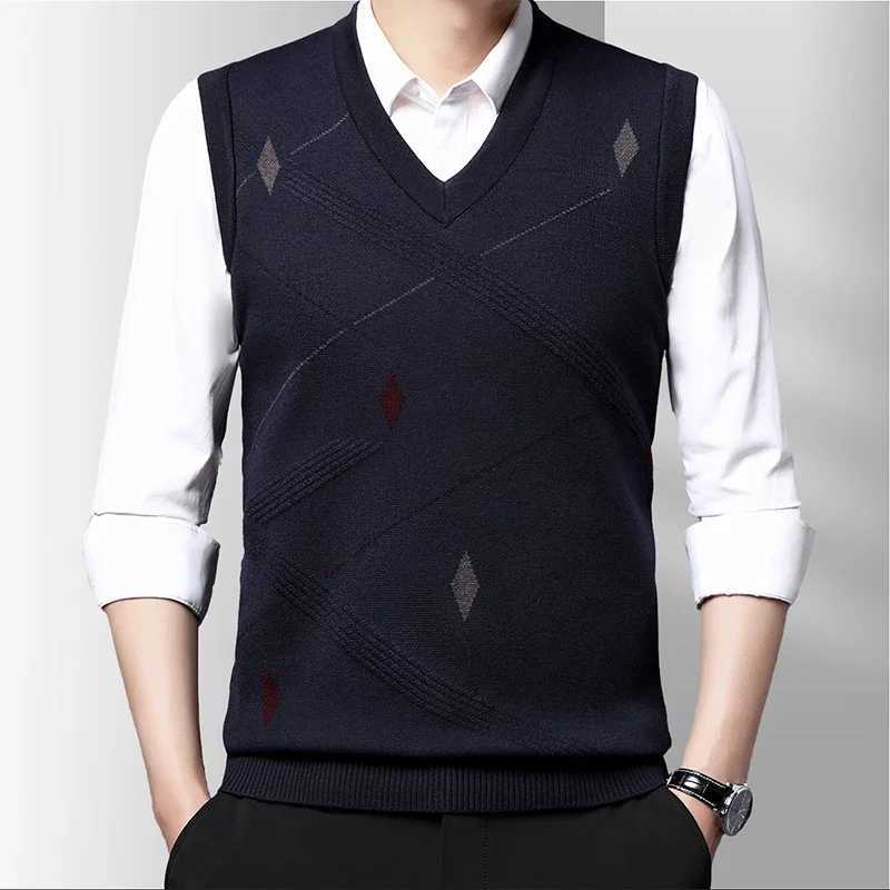 Mens Thickened Casual Sweater Tank Top Autumn and Winter Warm Mens VestXJ240814
