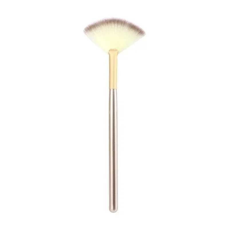 New practical facial brush fan makeup brush soft portable facial mask brush beauty tool W240814