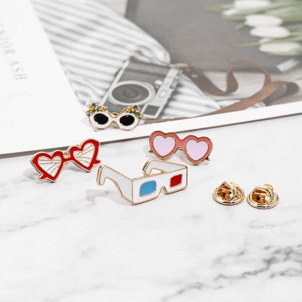 4 pieces of clothing props decorative brooches Hawaiian series brooches backpacks Hawaii W240815