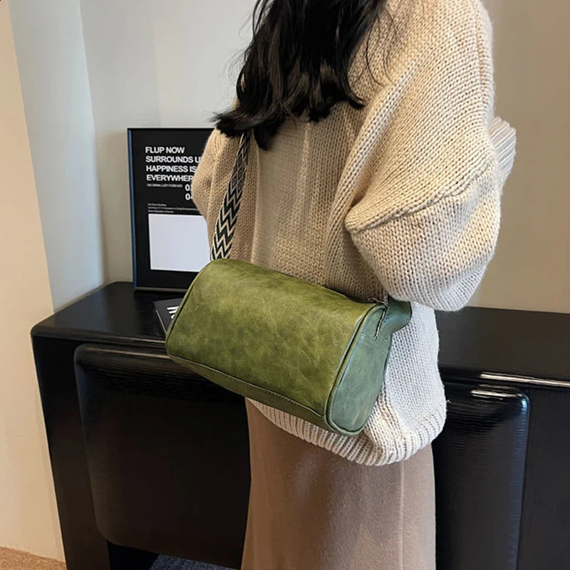 High Quality PU Leather Wide Shoulder Strap Bag Women Vintage Ladies Small Handbag Pillow Messenger Crossbody 240814