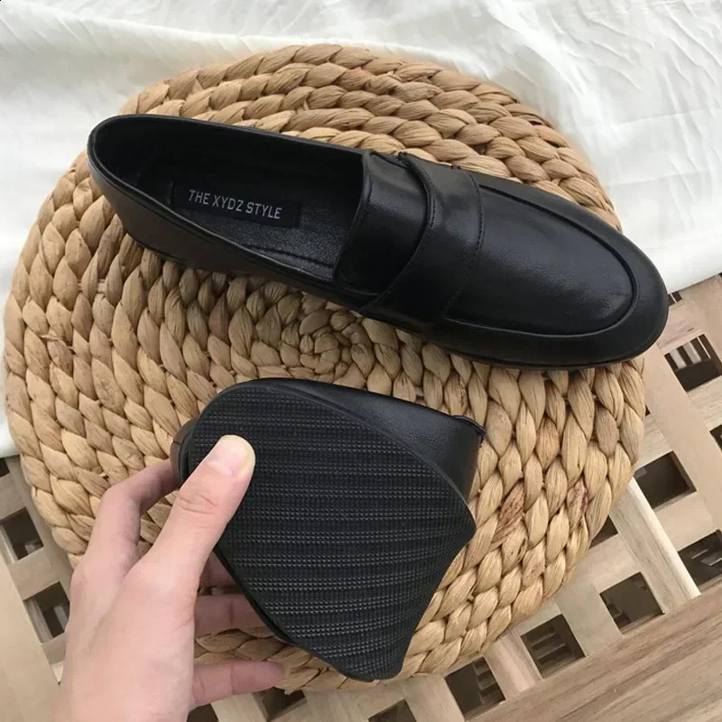 Spring Slip-on Small Leather Shoes for Women British Preppy Style All Match Fu Gu Lofu Flat Single Shoes 240810