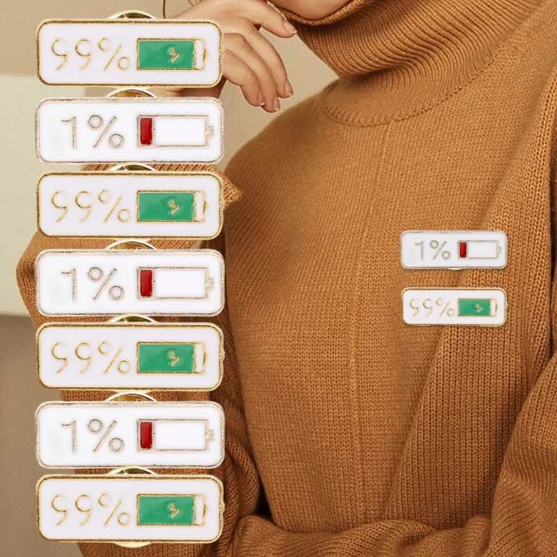 Creative Power Brooches Cute Enamel Classic Square Brooch Brand Interesting Emotion Percentage Medal Fashion Couple Pin Jewelry Lover W240815