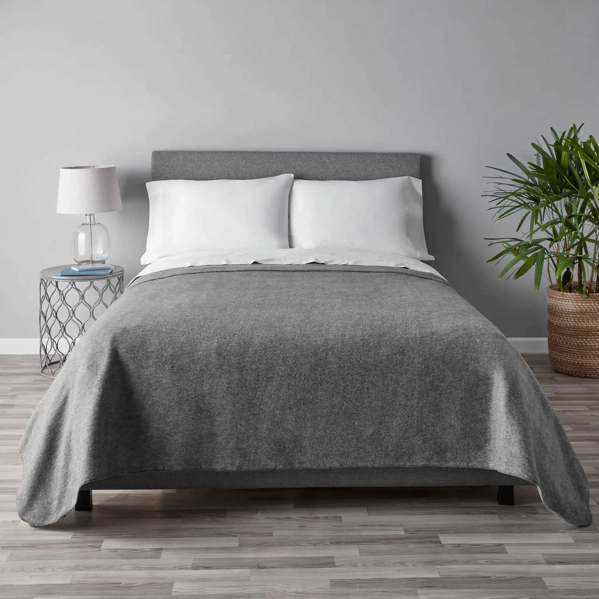 Super Soft Fleece Blanket Gray Full/Queen (Adult) Everyday Use in Any Primary Bedroom Guest Room Dorm Room and More Y240815
