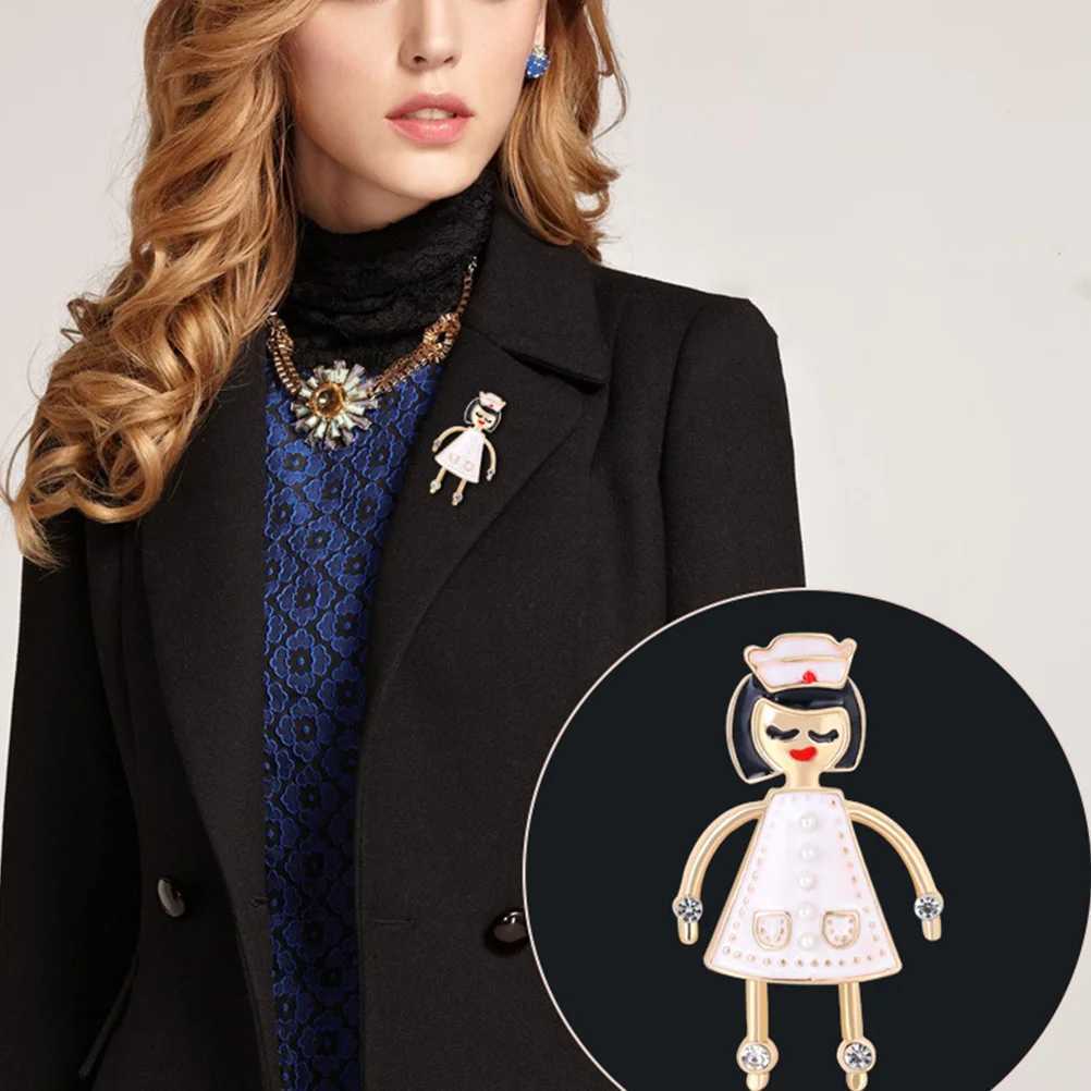Exquisite chest decoration fashionable gift womens chest creative chest European and American cartoon W240815