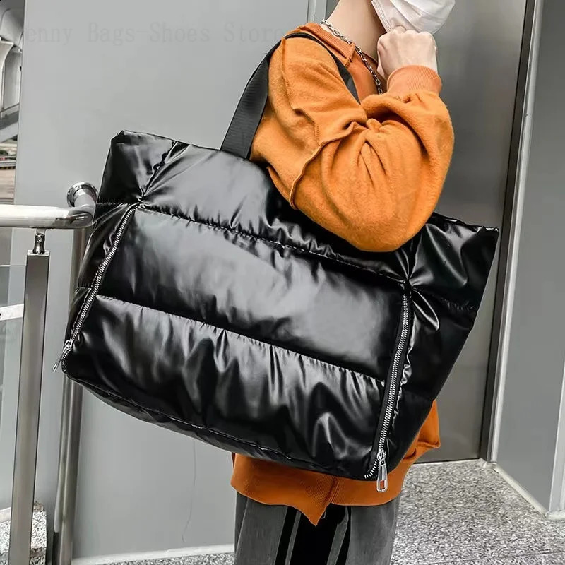 Winter Womens Fashion Handbag Large Capacity Thickened Quilted Coat Bag Pillow Silver Shoulder Armpit 240814