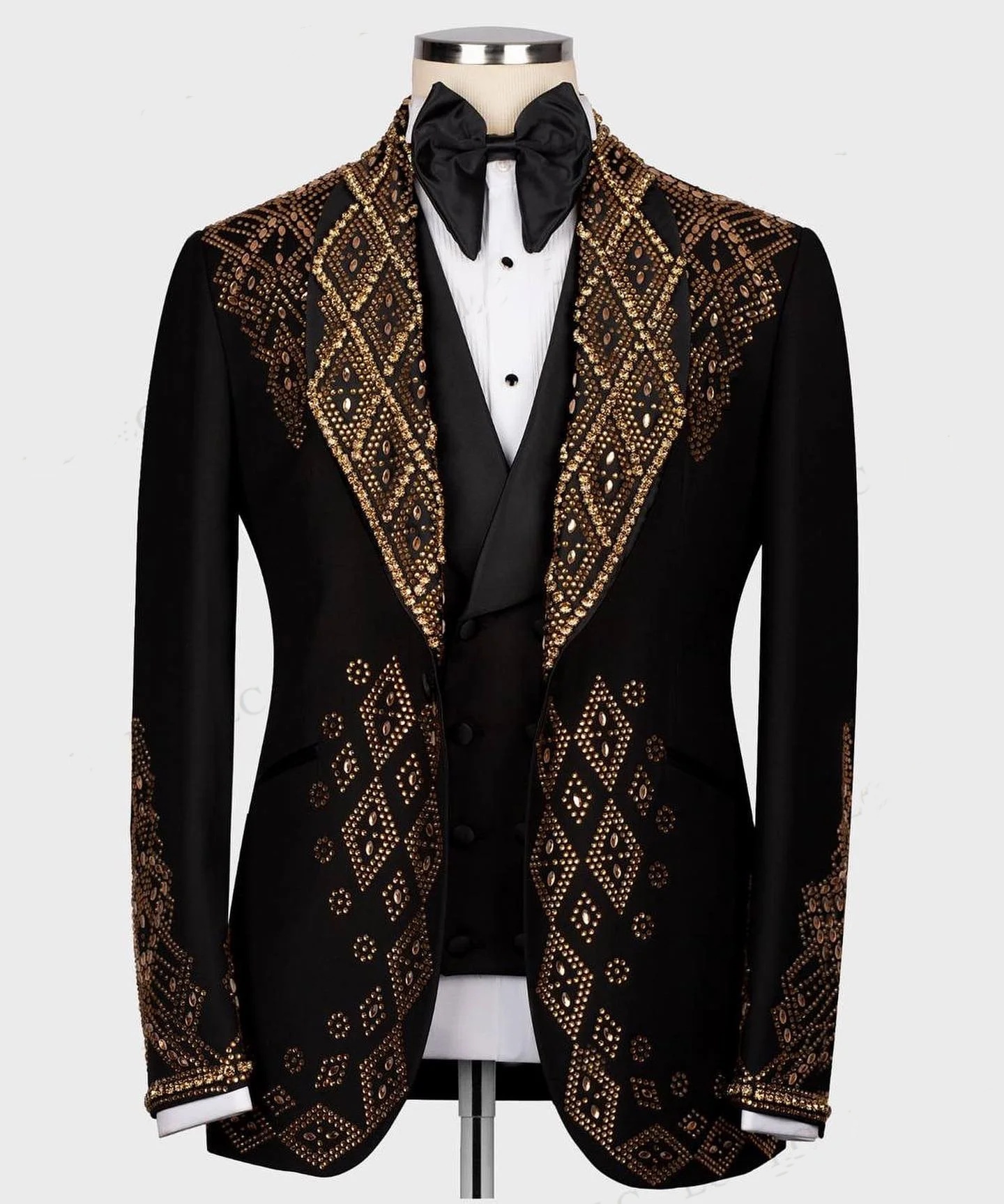 Men's Wedding Suit Modern Shawl Lapel Tailored Blazers 3 Pieces Set Rhinestone Beaded Groom Jacket For Man Custom Made Coat (Jacket+Pants+Vest)