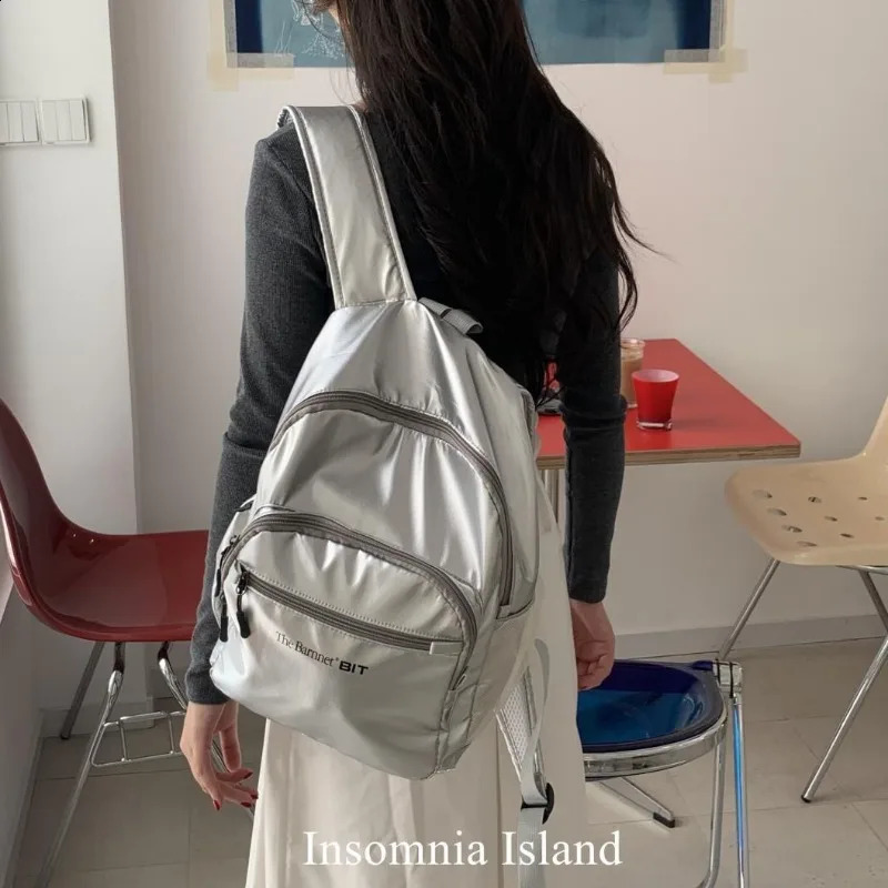 Silver Nylon Large Capacity Commuting Shoulder Backpack Women College Students Travel Schoolbag Waterproof Lightweight Backpacks 240813
