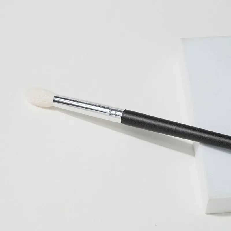 One goat hair cone cream mixing brush eye shadow makeup kit Maquiagem stain eye shadow makeup brush W240814