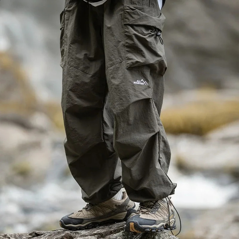 Functional and Stylish Spring Denim Outdoor Pants with Double-folded Large Pockets and Paratrooper Wide Leg Jeans 240810