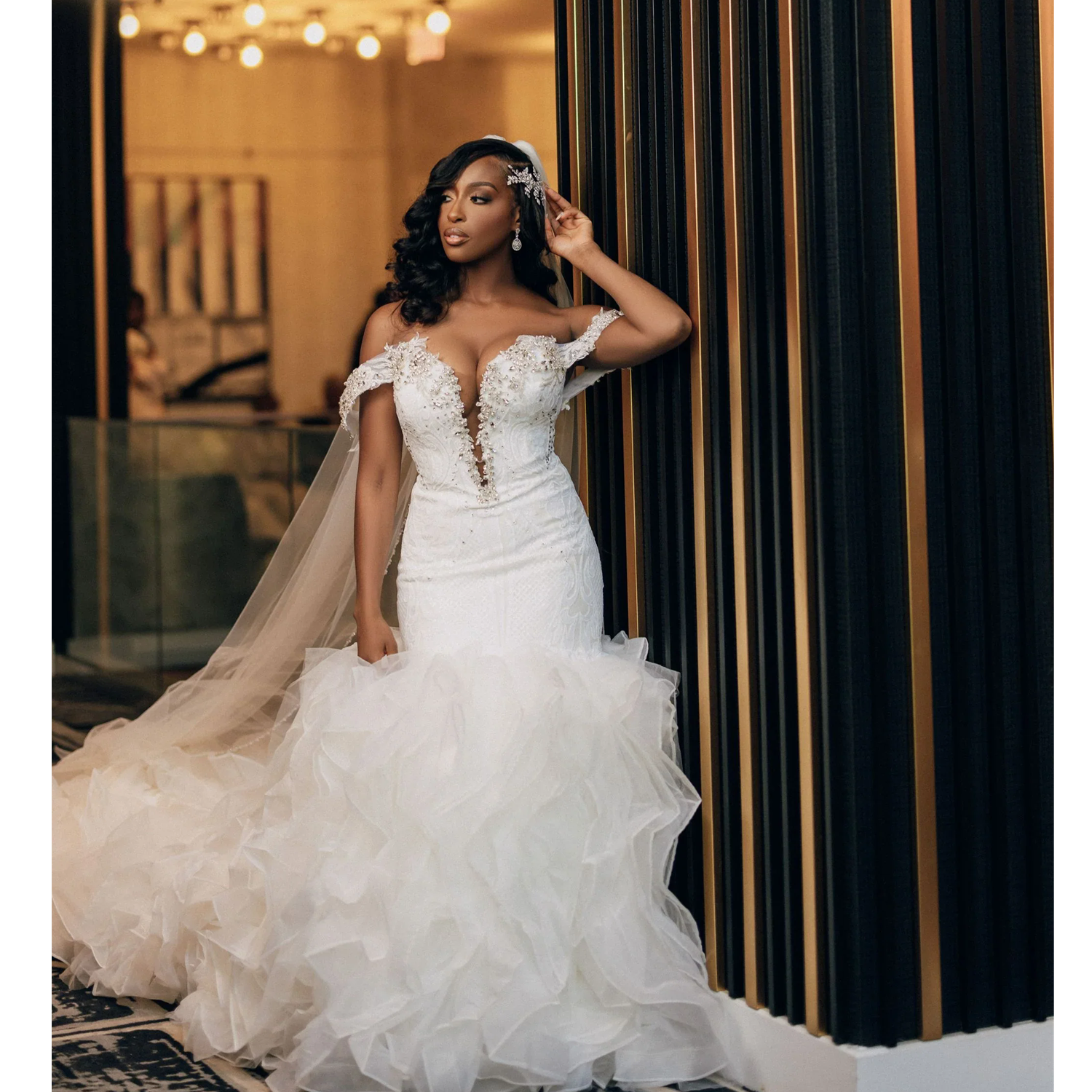 Luxury Appliques Mermaid Wedding Dress Tiered Ruffles Long Train Beaded Bridal Gowns Saudi Arabic Luxury Vestido de Novia